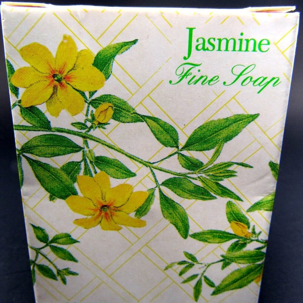 LILLIAN VERNON JASMINE SOAP BAR 2.9 OZ. MADE IN SCOTALND